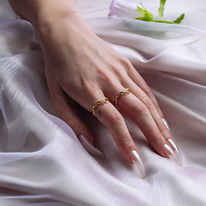 ABANDON. Intertwined Roots Ring - Gold - Image 2