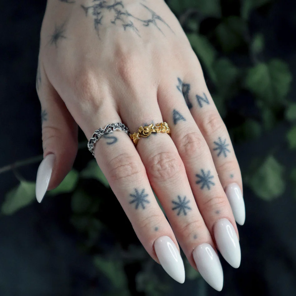 AELF. Climbing Ivy Band Ring - Silver - Image 2
