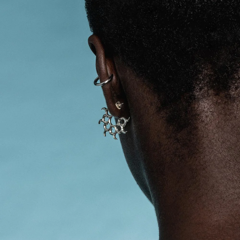 ANDROMEDA. Pinwheel Hoop Earrings - Silver - Image 5