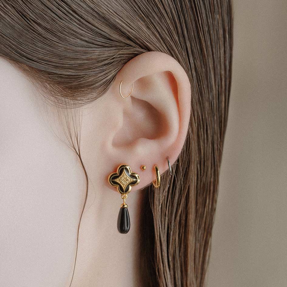 ANNIE. Tudor Crest Black Enamel Stud Earrings - Gold