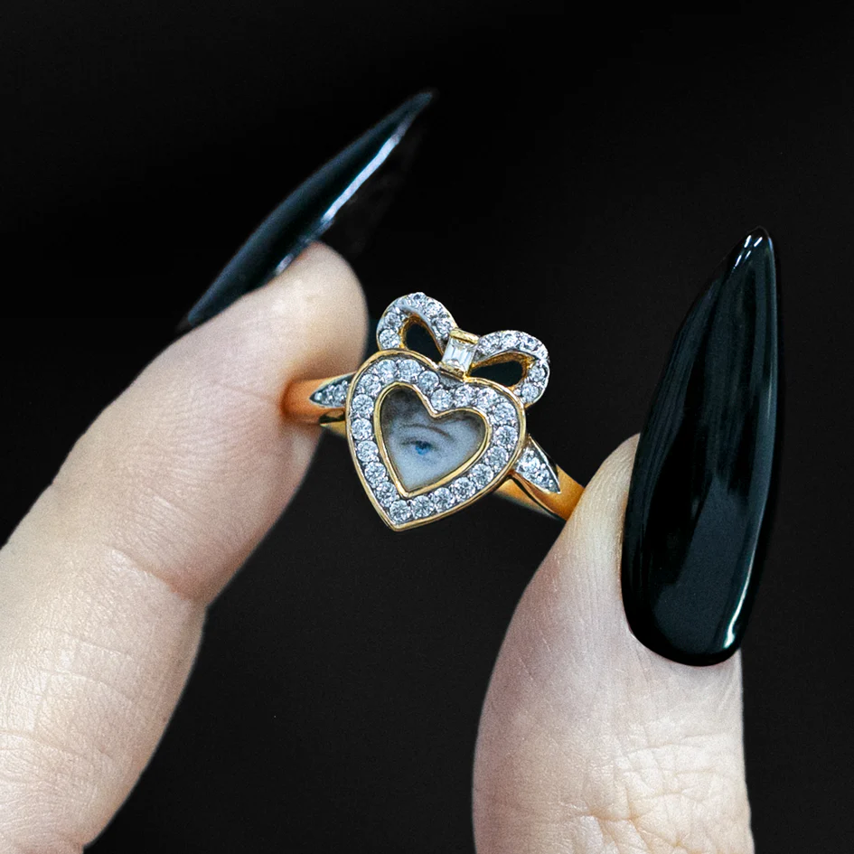 ANONYMITY. Lover's Eye & Cubic Zirconia Heart Ring - Gold - Image 4