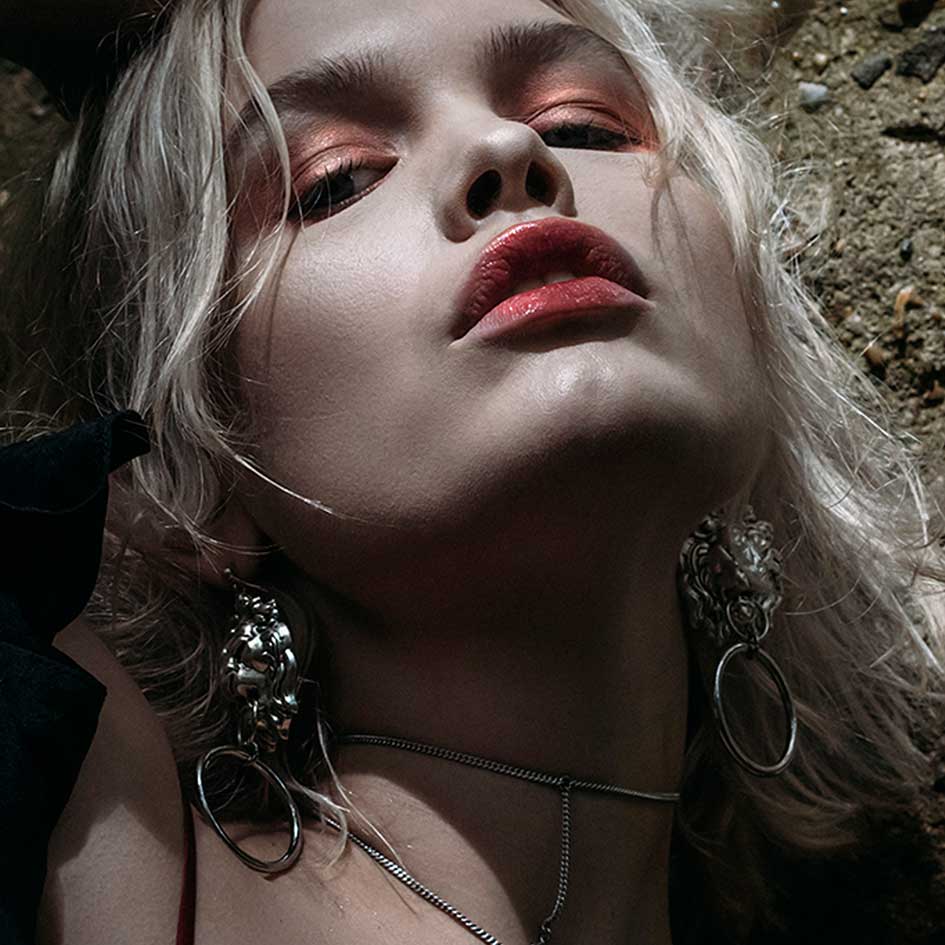 ANWAR. Lion Knocker Earrings - Silver - Image 3