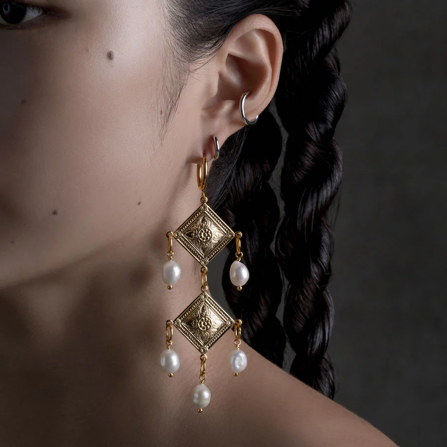 BANQUET. Pearl Chandelier Hoop Earrings - Gold - Image 2
