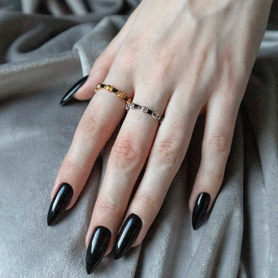 BEAUX. Tiny Skull & Black Spinel Band Ring - Silver - Image 2