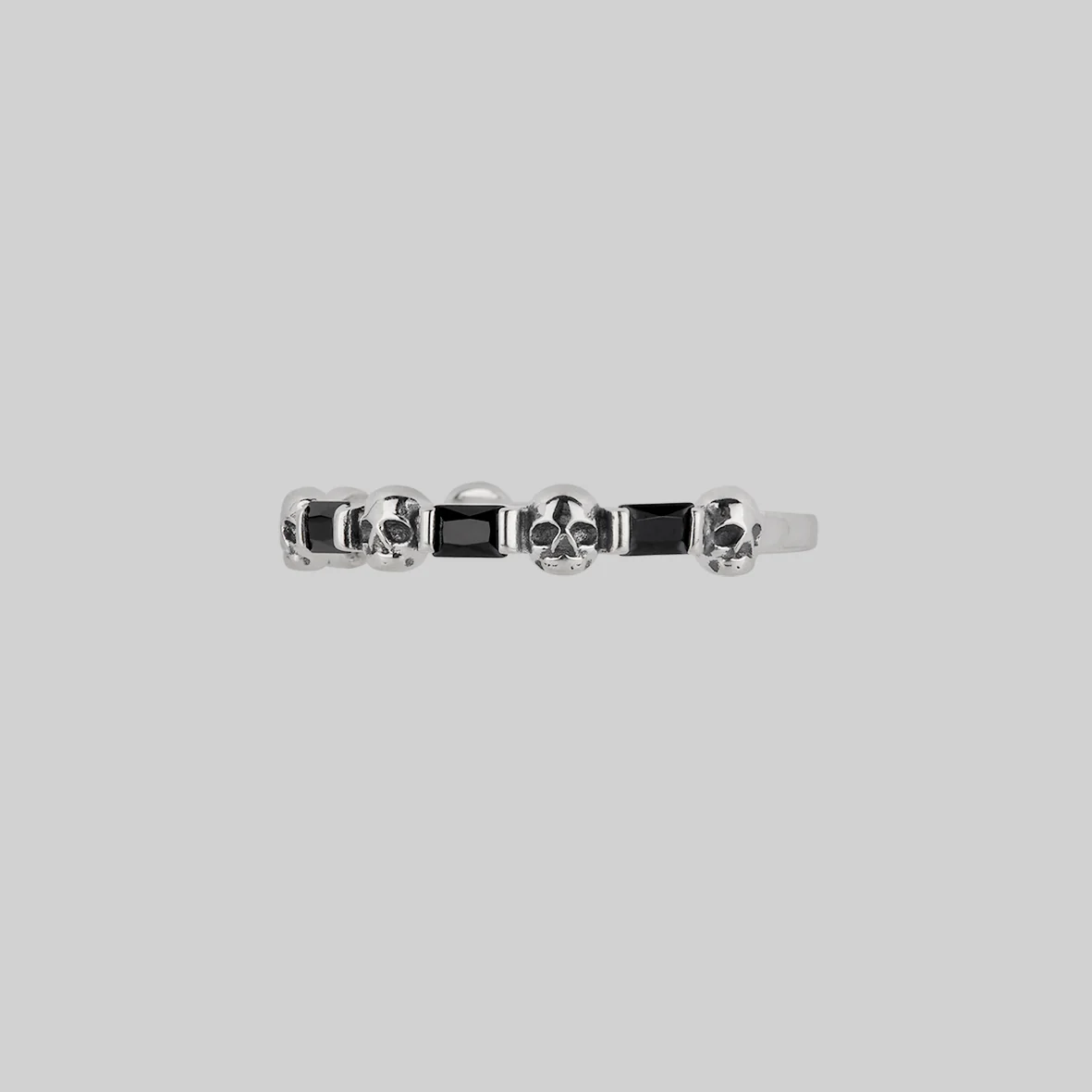BEAUX. Tiny Skull & Black Spinel Band Ring - Silver - Image 3