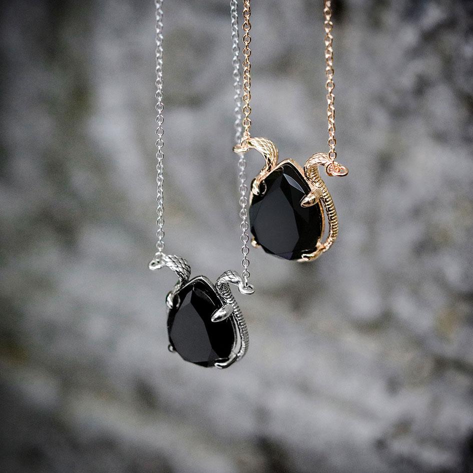 BITTERSWEET. Double Serpent Onyx Necklace - Silver - Image 4