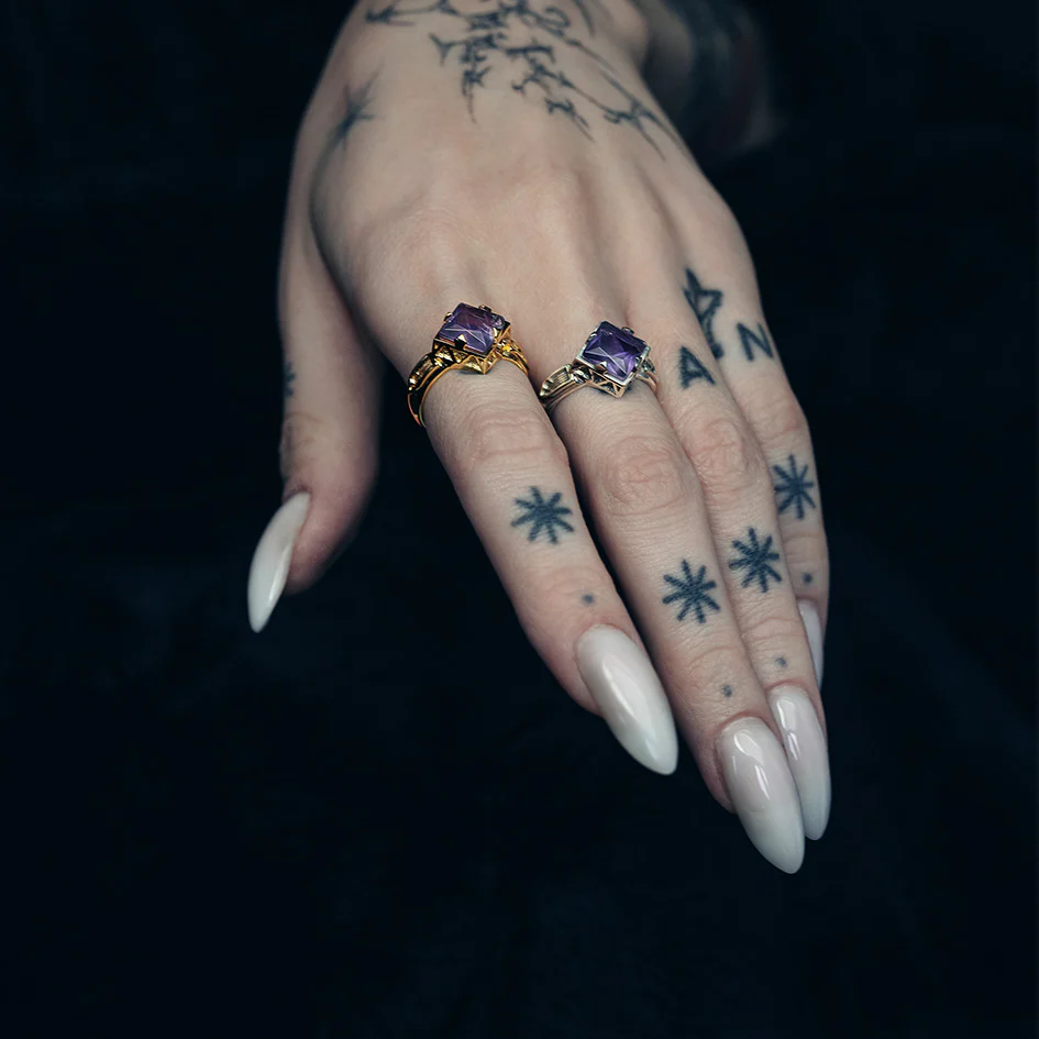 CHALICE. Violet Amethyst Gothic Ring - Silver - Image 3