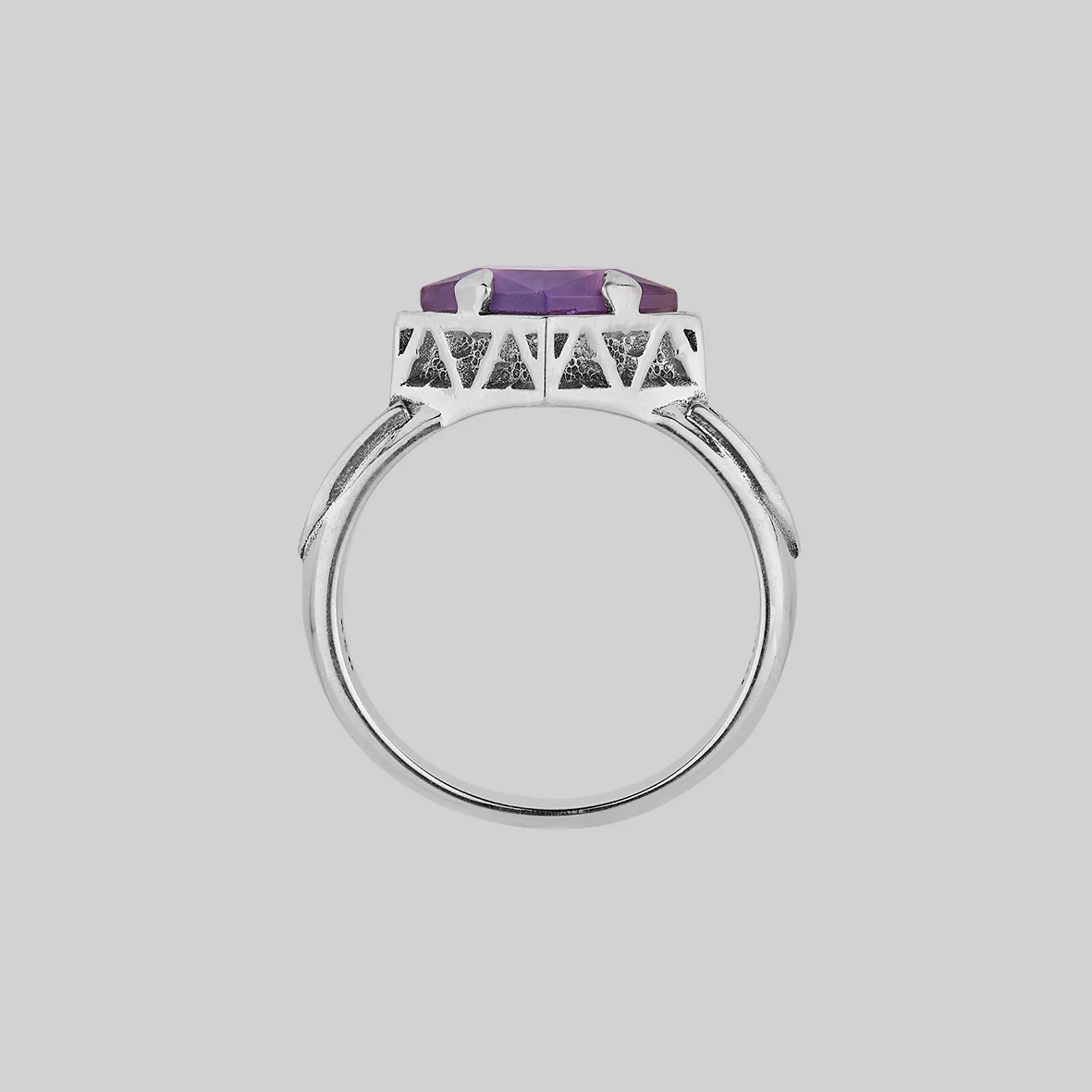 CHALICE. Violet Amethyst Gothic Ring - Silver - Image 4