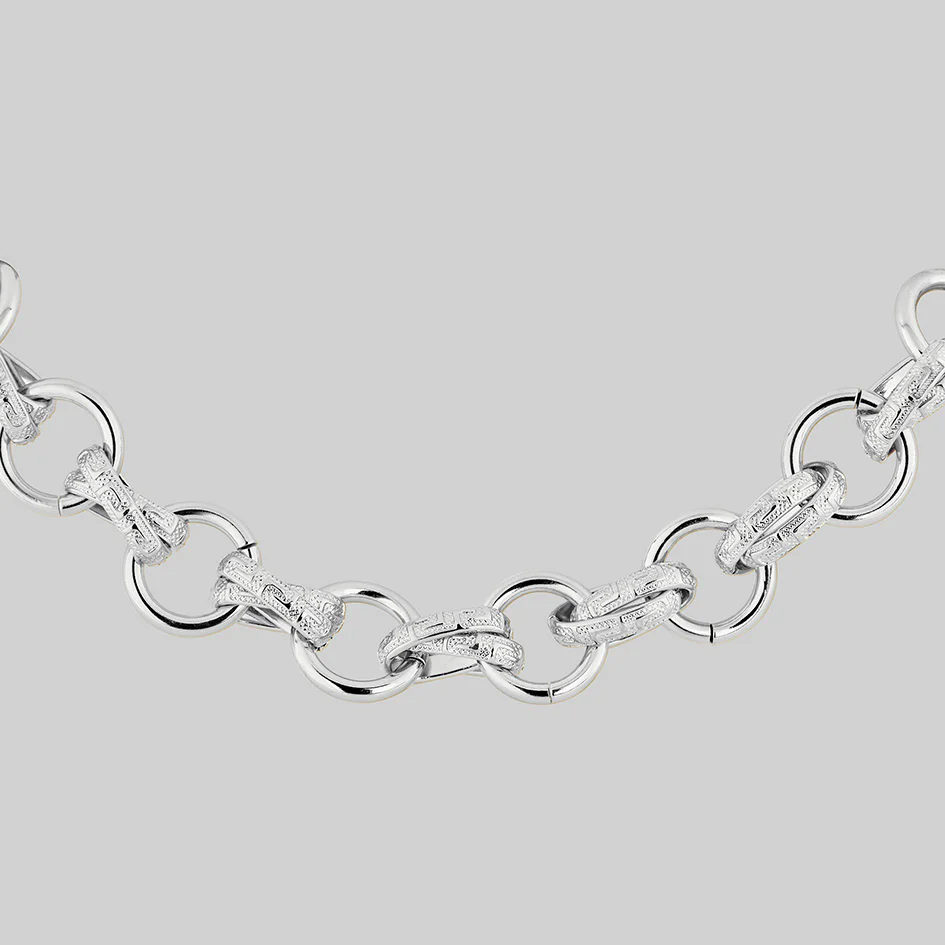 CLARISE. Ornate Cross Link Chain Collar - Silver - Image 2