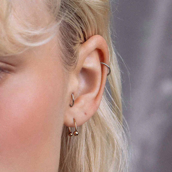 CLEO. Circular Titanium Barbell Ring - Gold - Image 3
