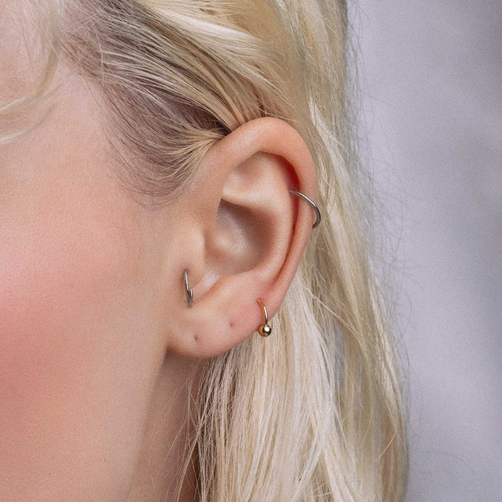 CLEO. Circular Titanium Barbell Ring - Gold - Image 5