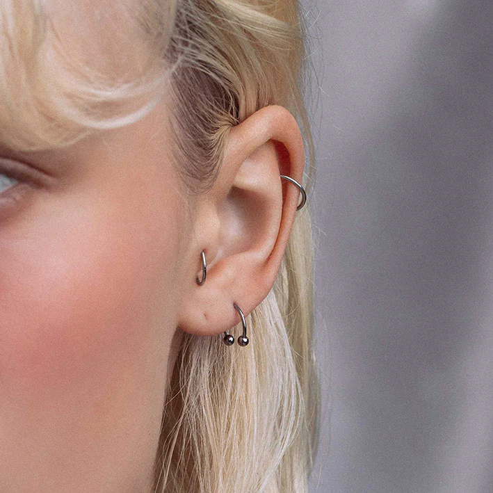 CLEO. Circular Titanium Barbell Ring - Silver - Image 14