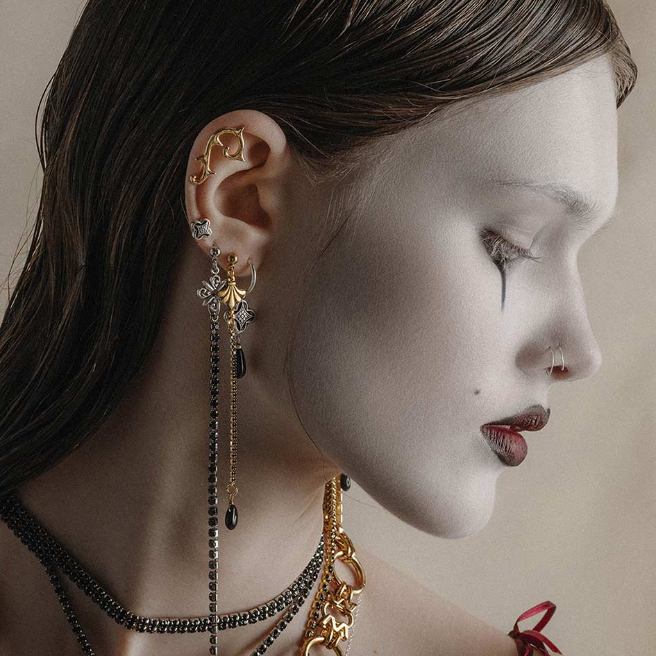 CLOVER. Dazzle Chain Drop Earrings - Gold - Image 5
