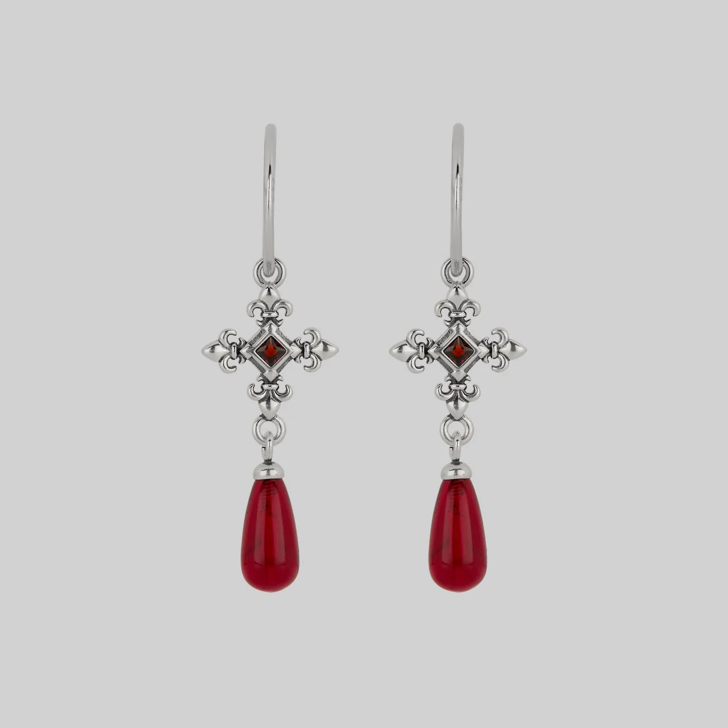 CRIMSON. Medieval Garnet Hoop Earrings - Silver