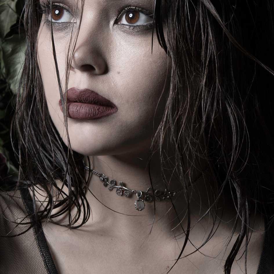 DARK BLOOM. Black Mother of Pearl Choker - Silver - Image 3