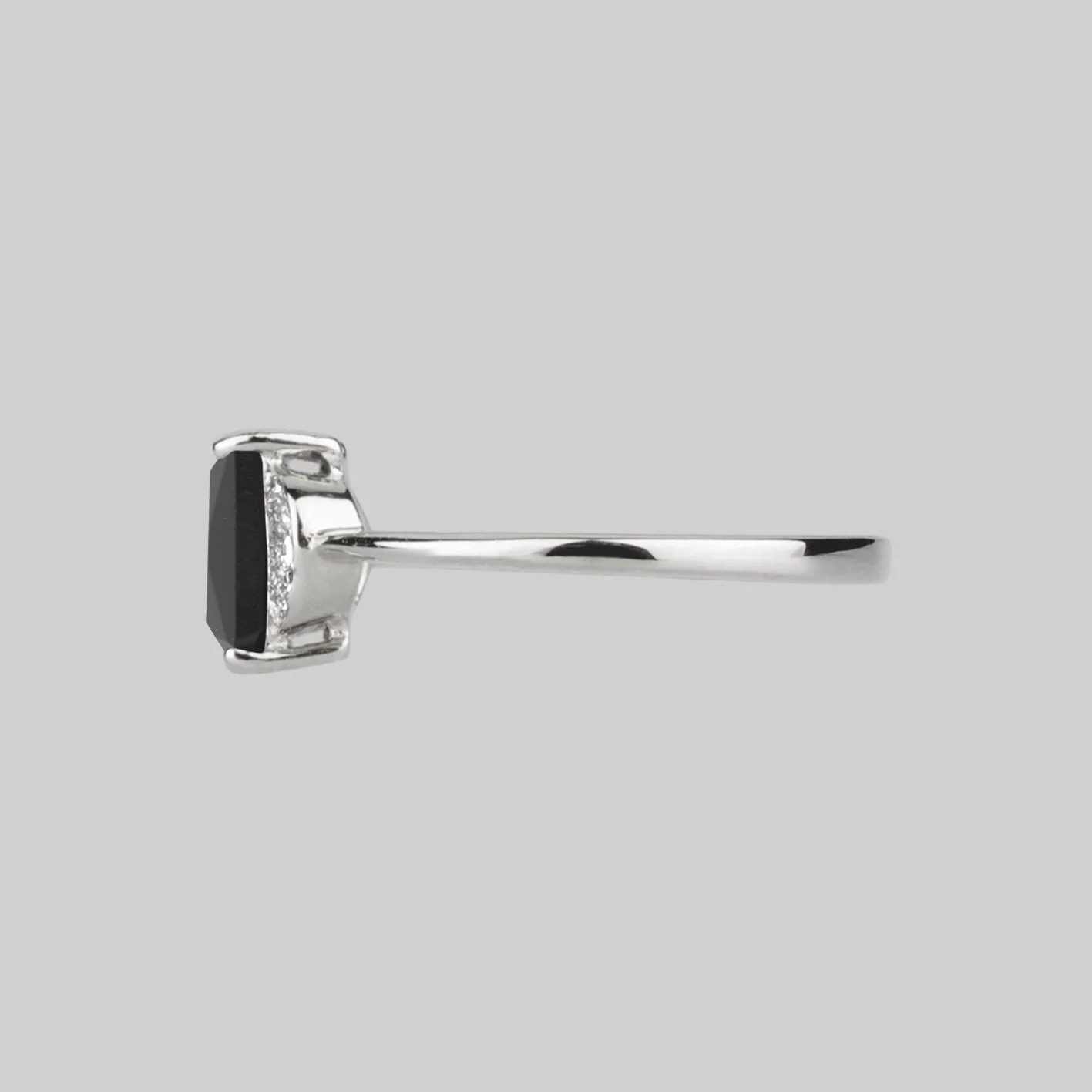 DECOR. Black Spinel Ornamental Ring - Silver - Image 3