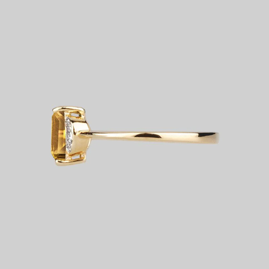 DECOR. Citrine Ornamental Gold Ring - Image 3