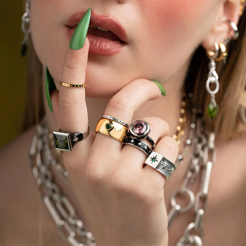 EDWIN. Skull & Star Wide Band Ring - Gold - Image 2