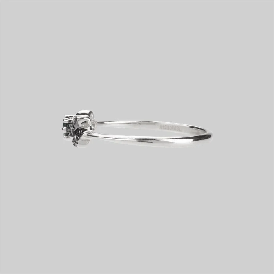 ENCHANTE. Green Quartz Silver Leaf Detailed Ring - Image 2