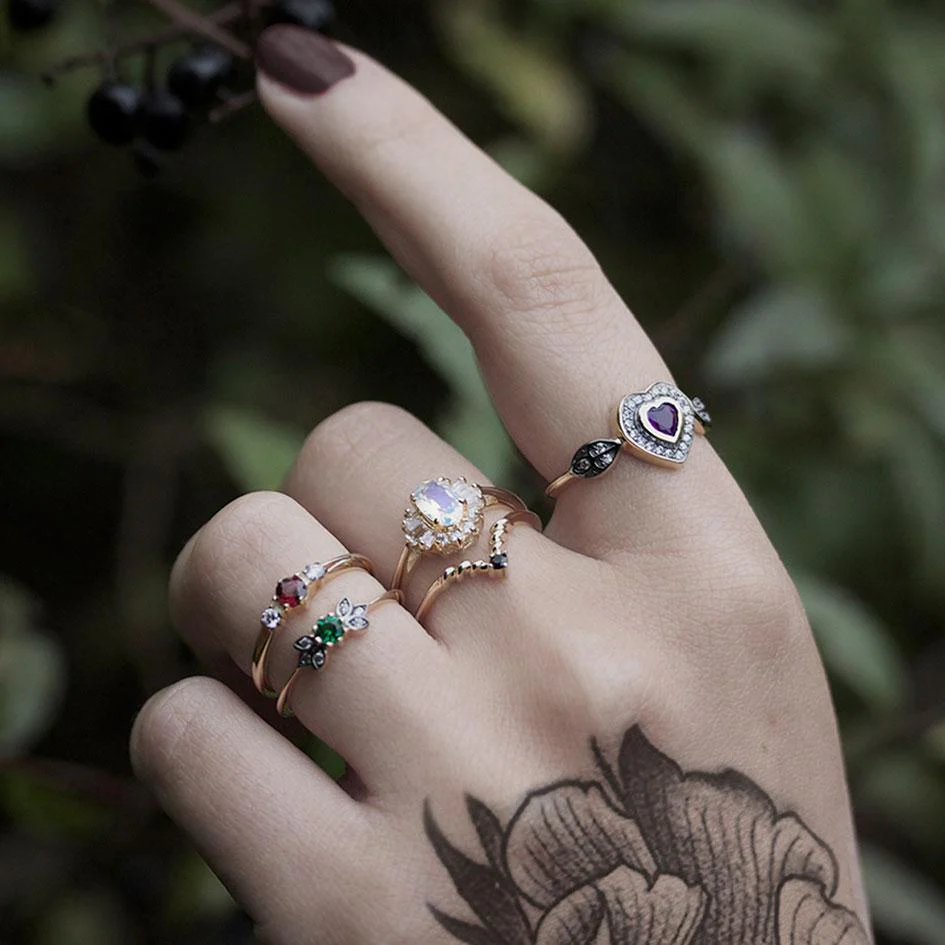 ENCHANTE. Green Quartz Silver Leaf Detailed Ring - Image 3