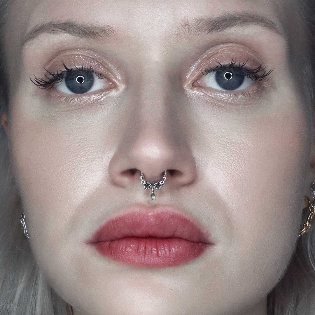 FERONIA. Peridot Droplet Septum - Silver - Image 3