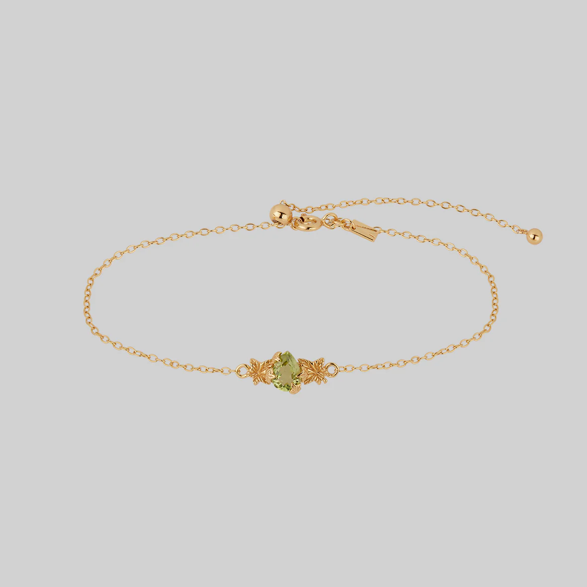 FERONIA. Secret Garden Peridot Bracelet - Gold - Image 2
