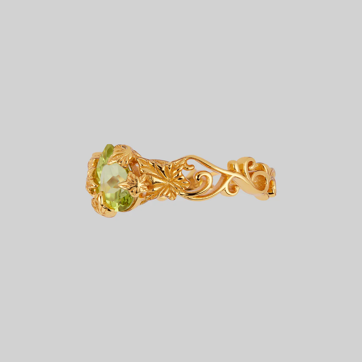 FERONIA. Secret Garden Peridot Ring - Gold - Image 3