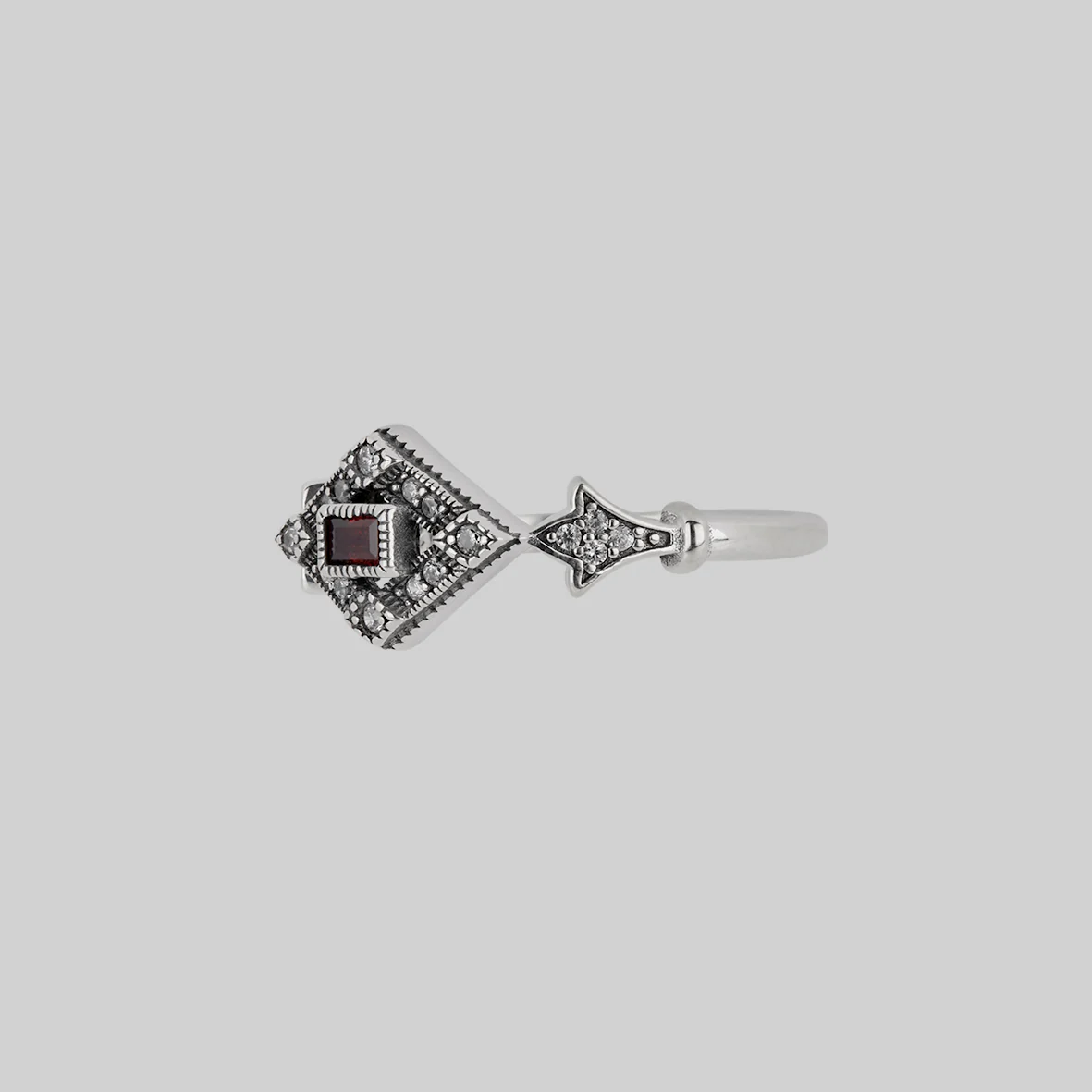 FLAPPER. Gatsby Garnet Ring - Silver - Image 2