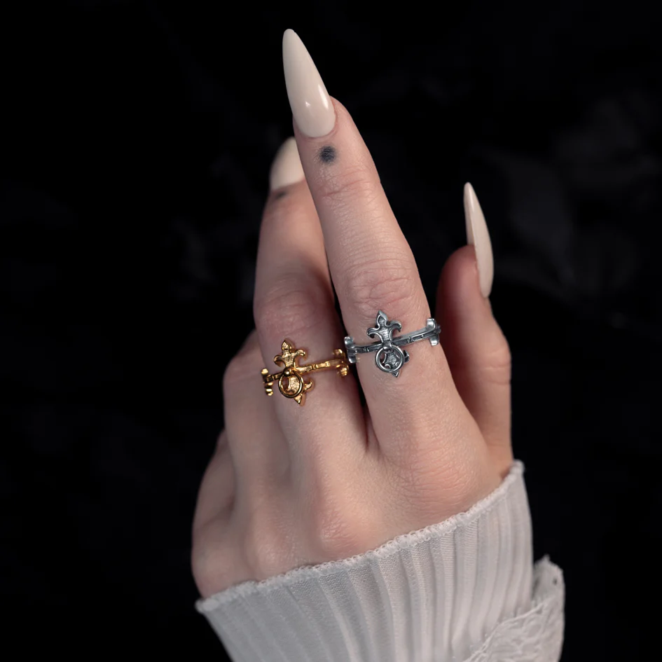 FORTIFY. Medieval Gate Knocker Ring - Silver - Image 3
