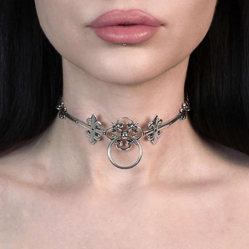 FORTRESS. Medieval Knocker Hinged Choker - Silver - Image 2