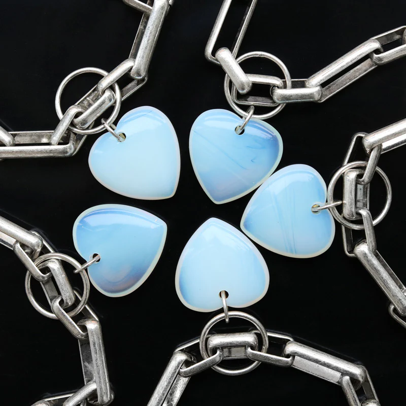 GLOBULAR. Chunky Link Chain Opalite Heart Collar - Silver - Image 3