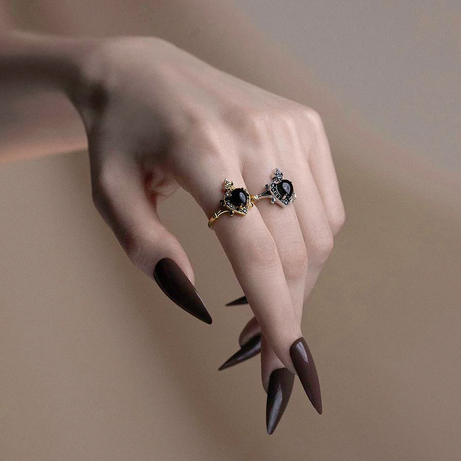 IGNIS COR. Sacred Heart Black Onyx Ring - Silver - Image 2
