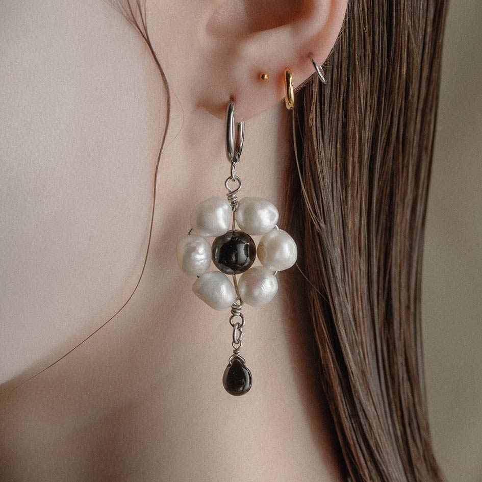LILLIAN. Pearl Daisy Hoop Earrings - Silver - Image 2