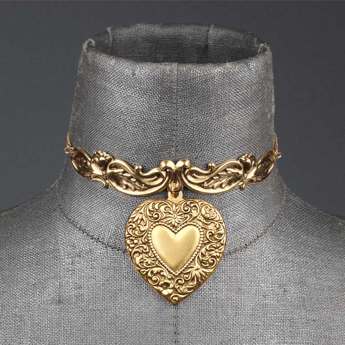 LOVE STRUCK. Ornate Heart Choker - Gold - Image 3