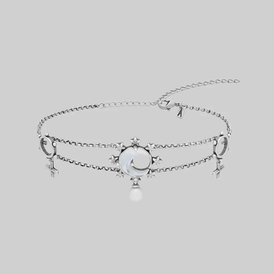 LUNAE. Crescent Moon Pearl Bracelet - Silver
