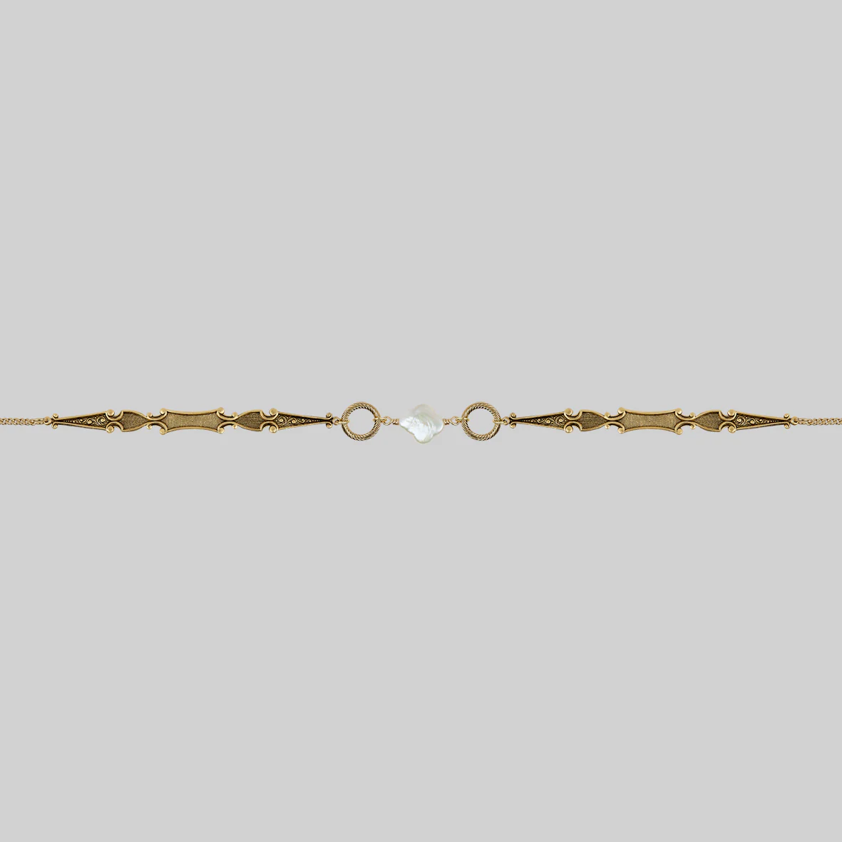 LUSTRE. Pearl Choker - Gold - Image 3