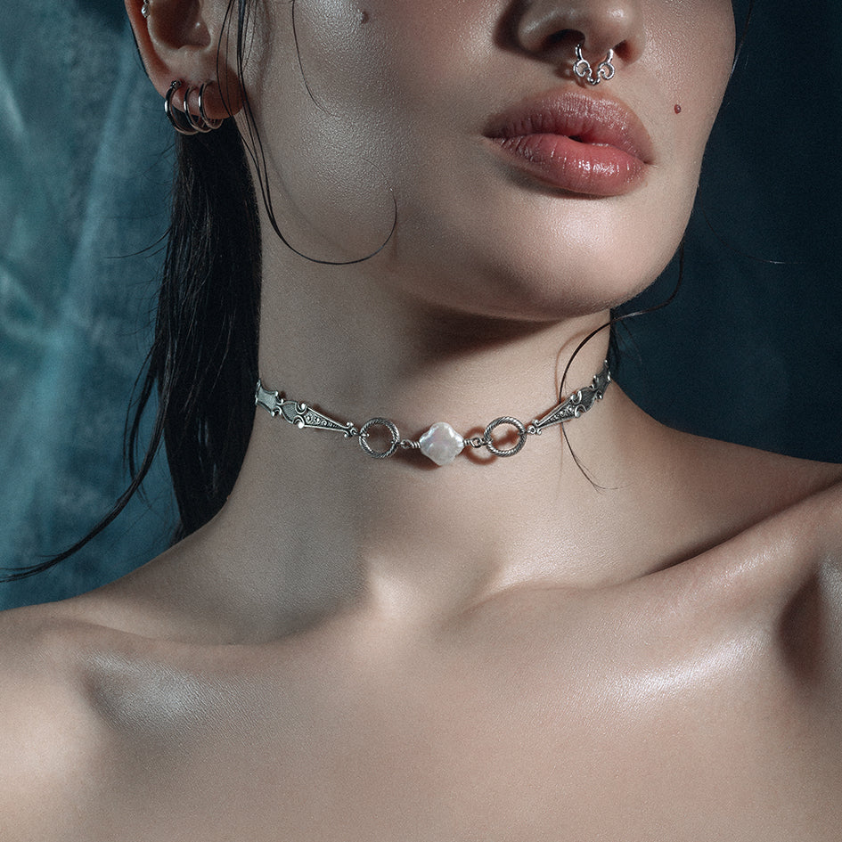 LUSTRE. Pearl Choker - Silver - Image 2