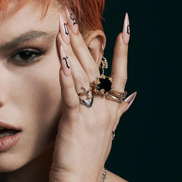 MAJESTY. Garnet Dagger Wrap Ring - Gold - Image 4