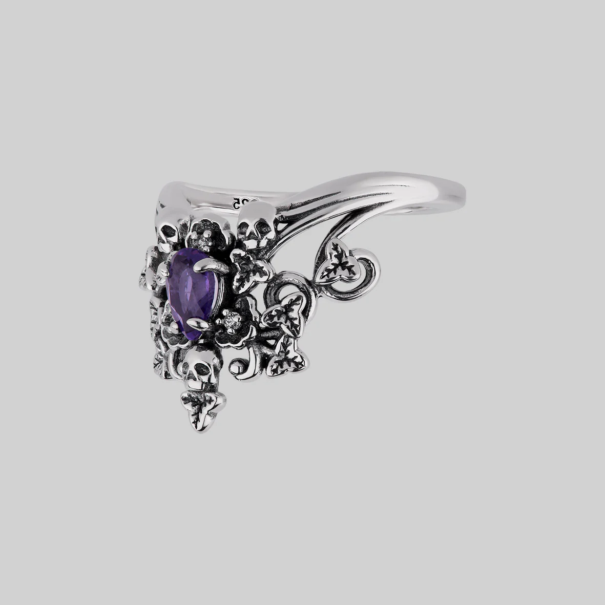 MALVOLIA. Garden of Remembrance Amethyst Ring - Silver - Image 3