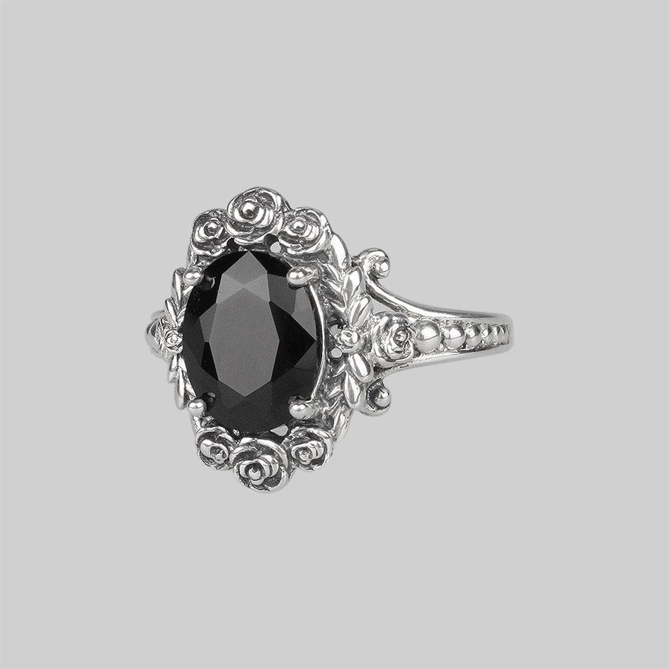 MARIA. Rose Wreath Onyx Silver Cocktail Ring - Image 3