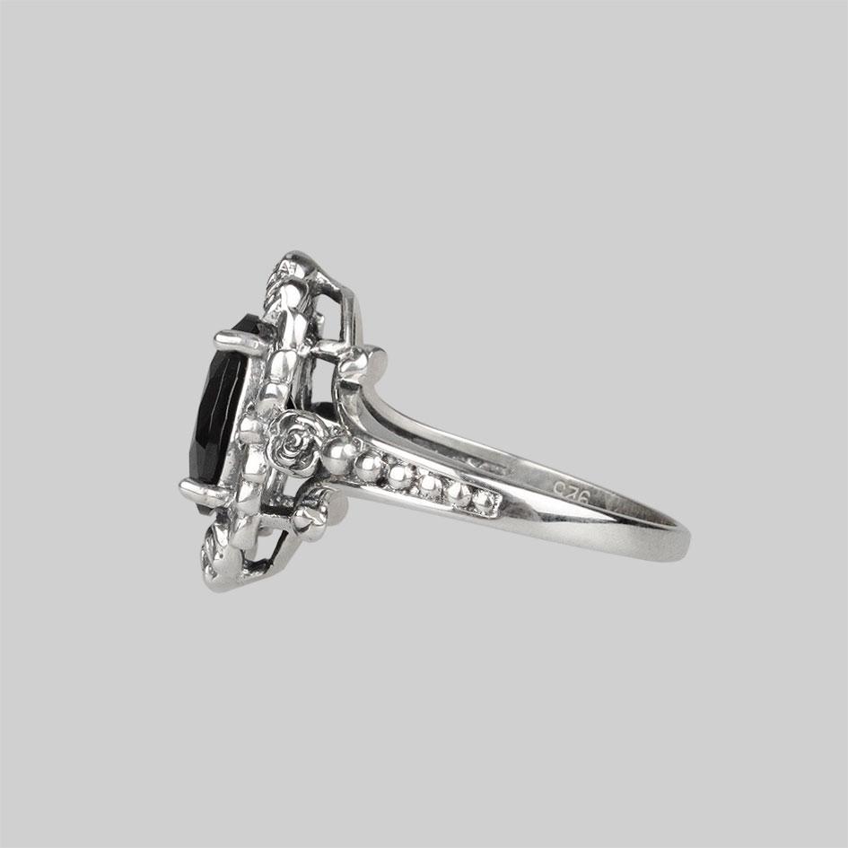 MARIA. Rose Wreath Onyx Silver Cocktail Ring - Image 4