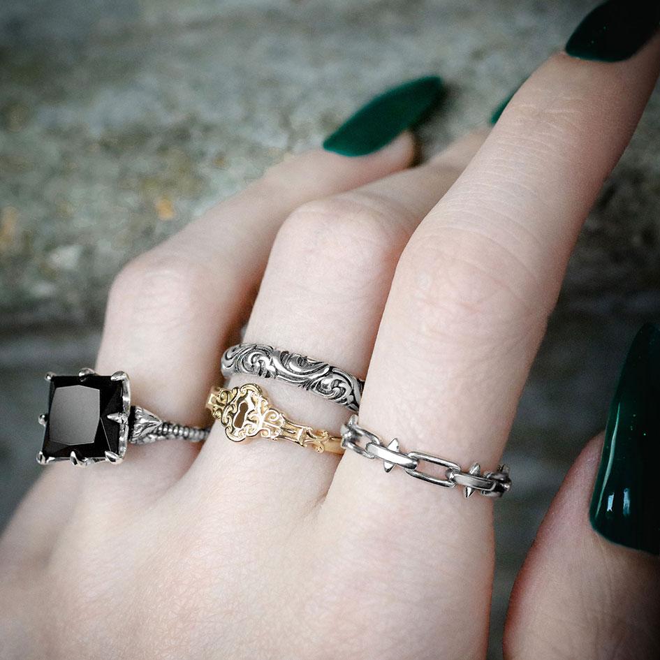 MAUD. Scroll Detail Band Ring - Silver - Image 2