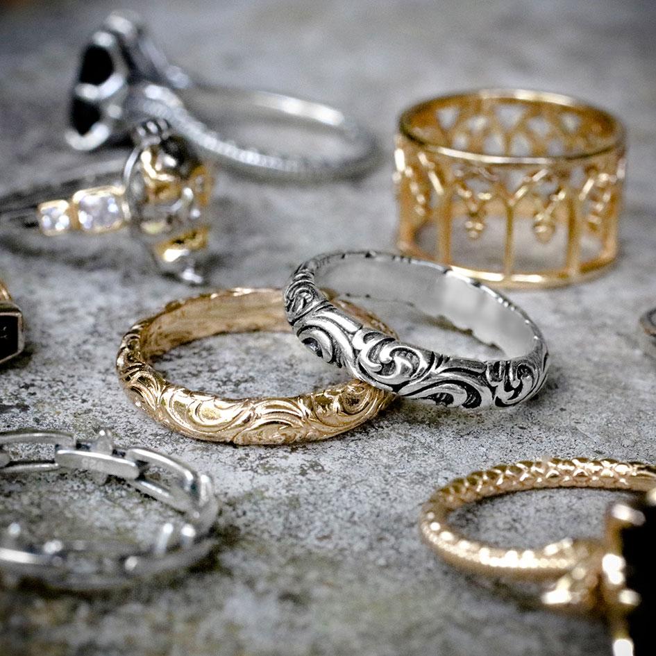 MAUD. Scroll Detail Band Ring - Silver - Image 3