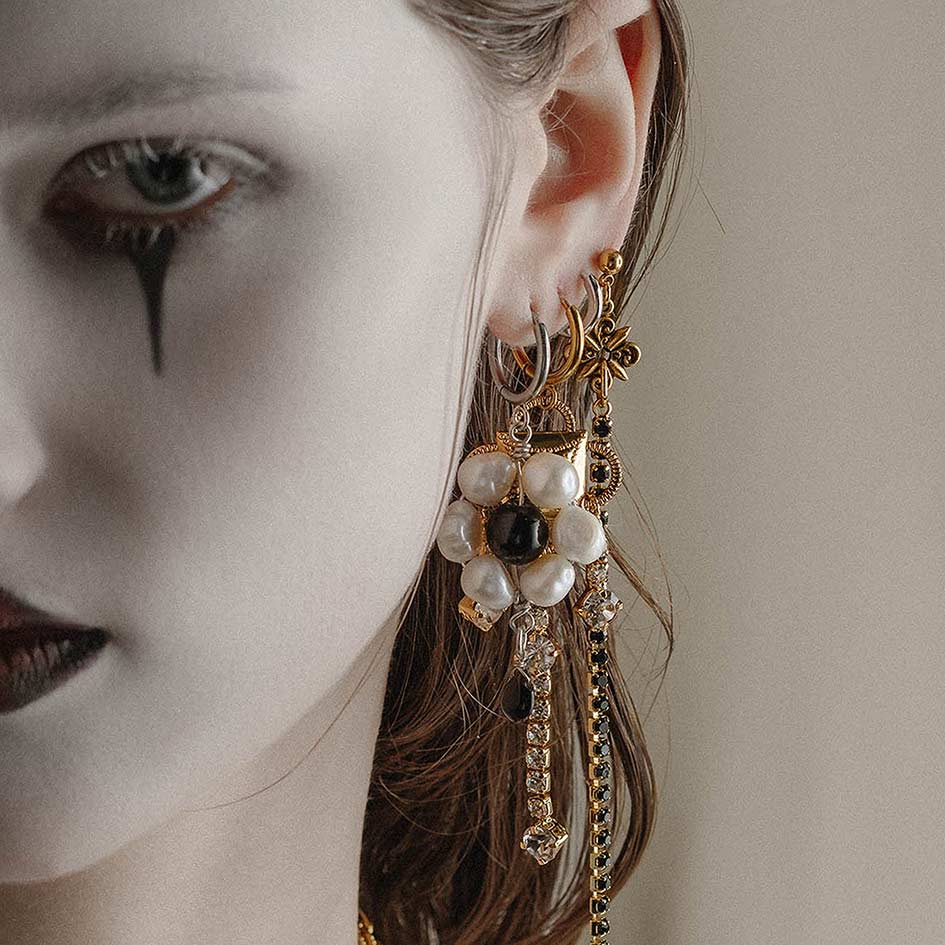 LILLIAN. Pearl Daisy Hoop Earrings - Gold - Image 4
