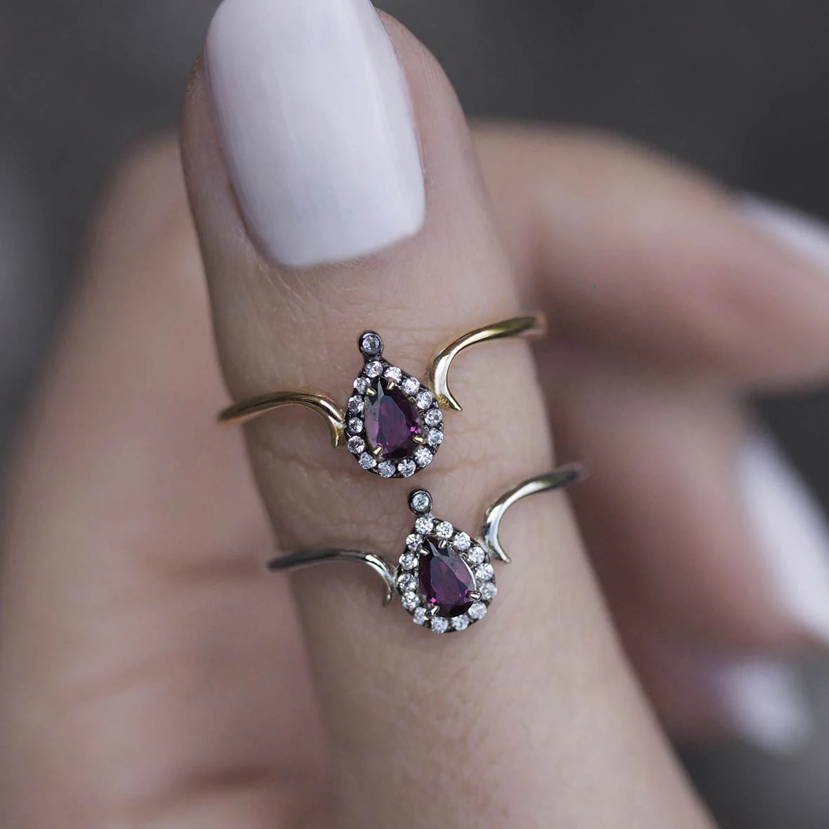 MONTAGUE. Amethyst Teardrop Silver Ring - Image 3