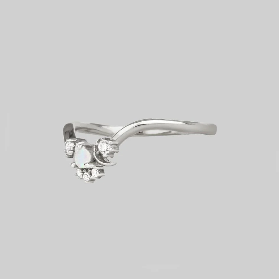 MOONLIGHT. Opal Chevron Ring - Silver - Image 3