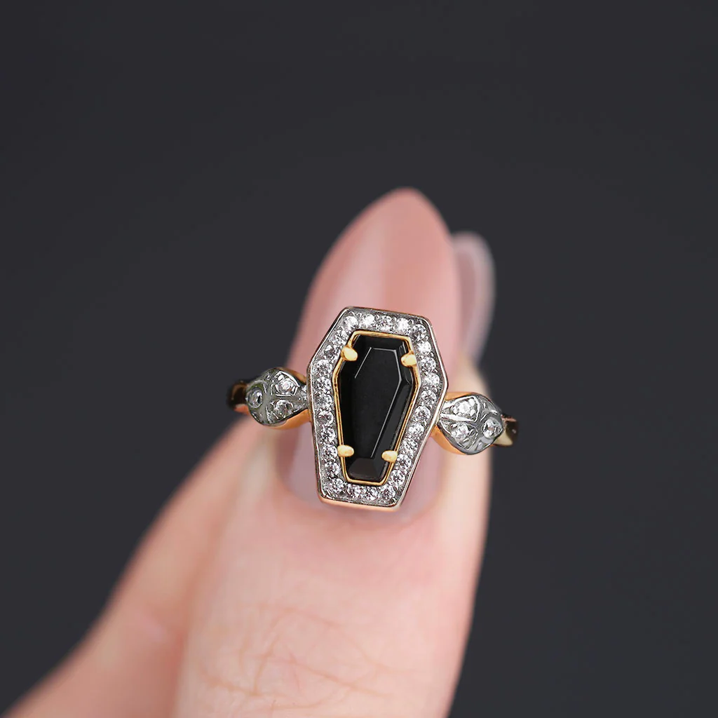 MORI. Black Onyx & Crystal Coffin Gold Ring - Image 3