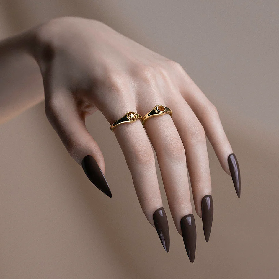 SOLIS. Sun Signet Ring - Gold - Image 2