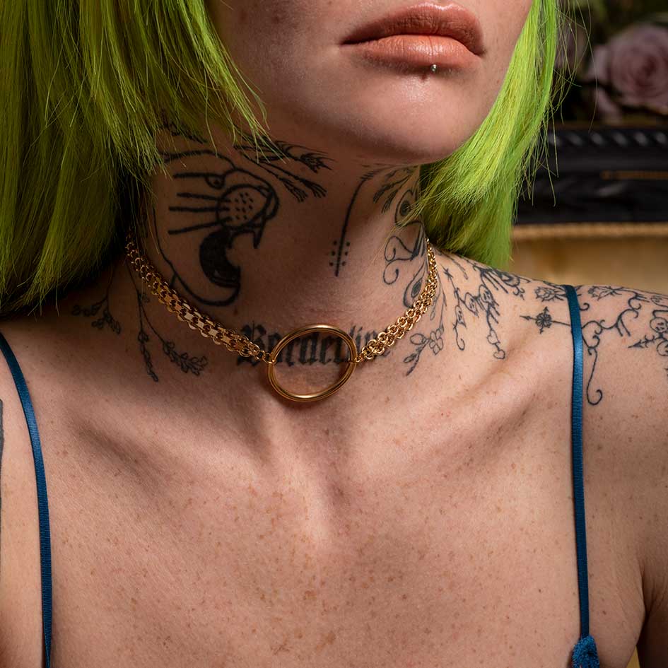 PARADOX. Oversized Ring Chain Choker - Gold - Image 2