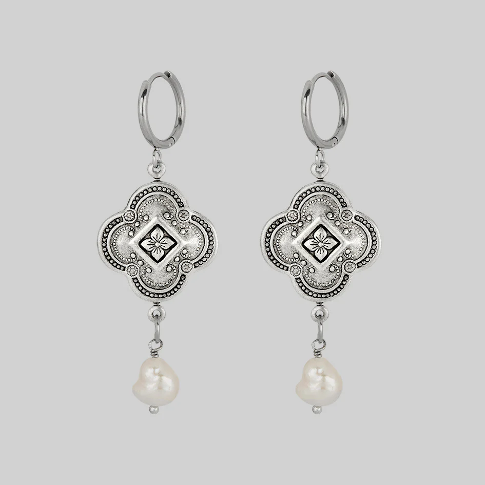 REALM. Quatrefoil Pearl Hoop Earrings - Silver
